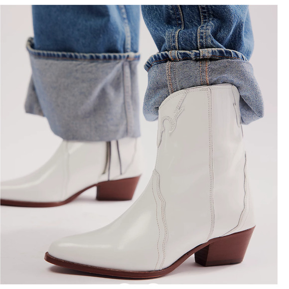Free People New Frontier Western Cowboy Boots Wm 7.5 White Patent Leather Boho - Picture 1 of 8